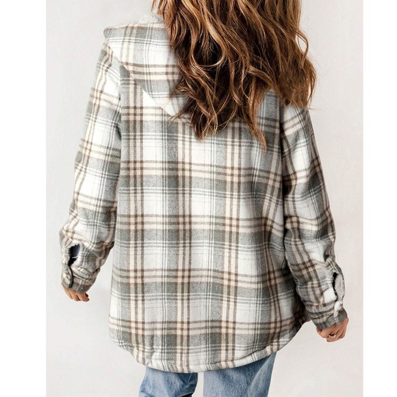 Cozy Plaid Print Teddy Lined Button Jacket Shacket - Picture 2 of 7